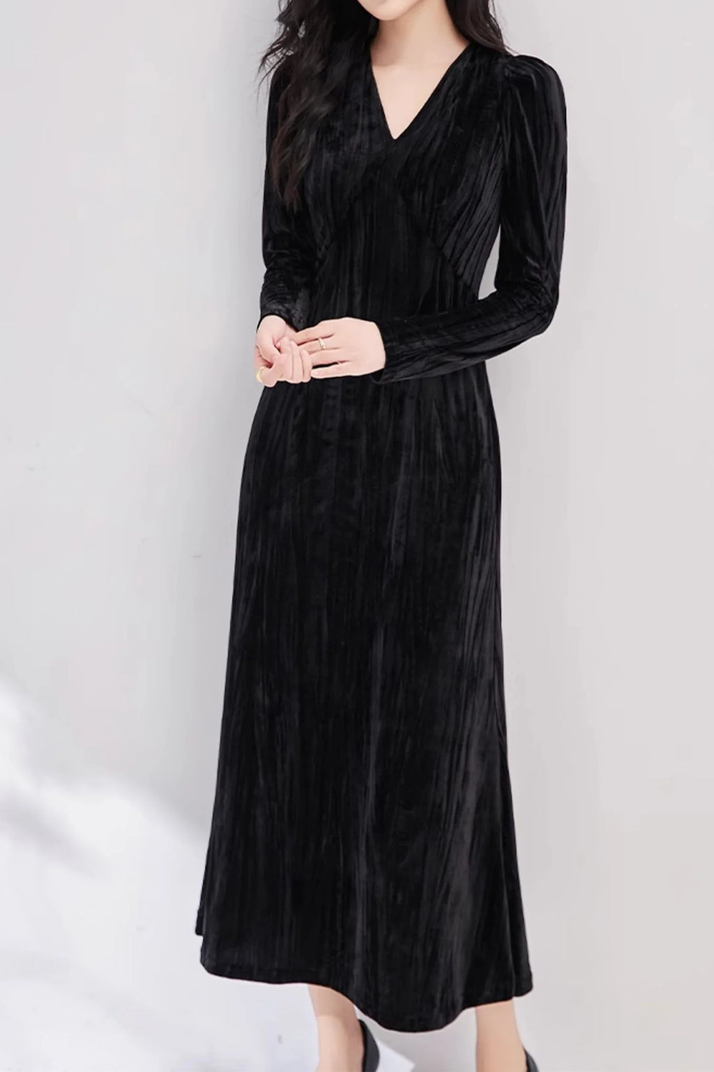 Black Velvet Textured Long Sleeve V-Neck Midi Dress
